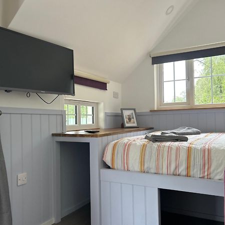 1Lochness Glam Lodges Inverness Extérieur photo