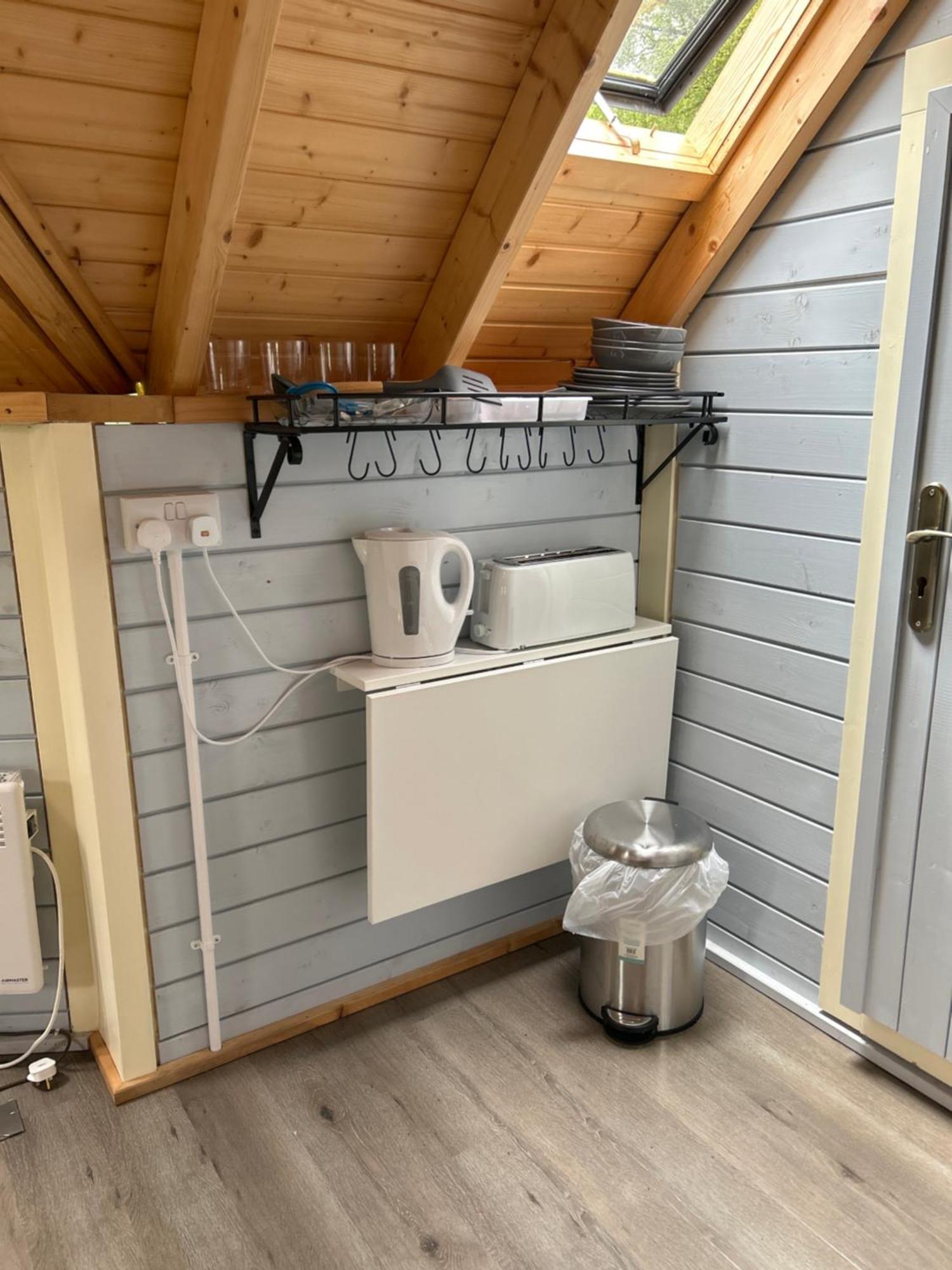 1Lochness Glam Lodges Inverness Extérieur photo