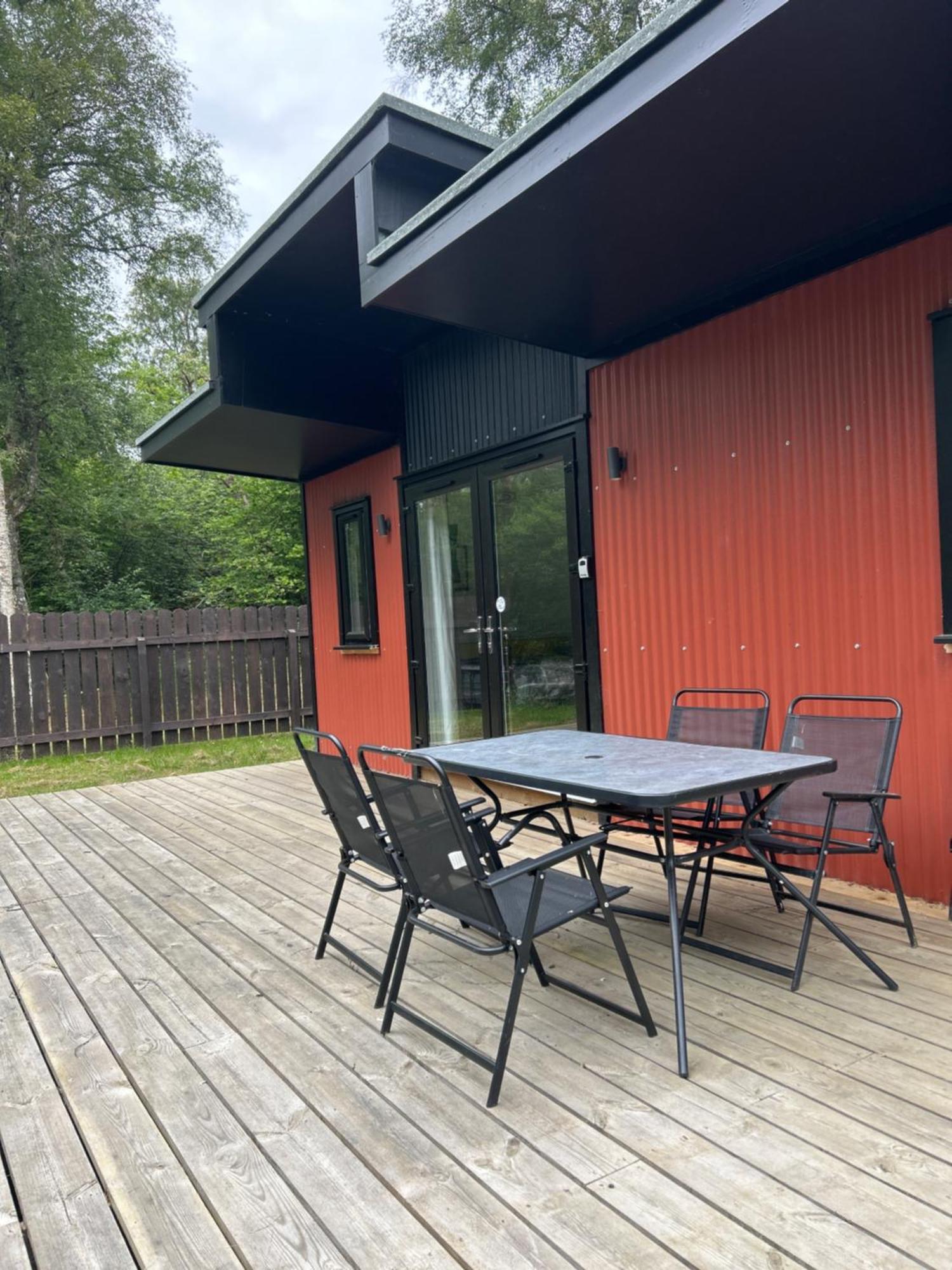 1Lochness Glam Lodges Inverness Extérieur photo